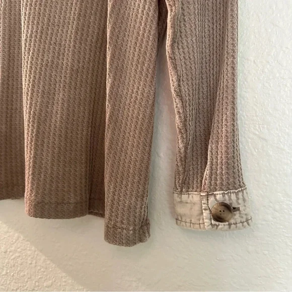 Women's Mocha Cotton Waffle Acid Wash Shacket - Picture 8 of 8